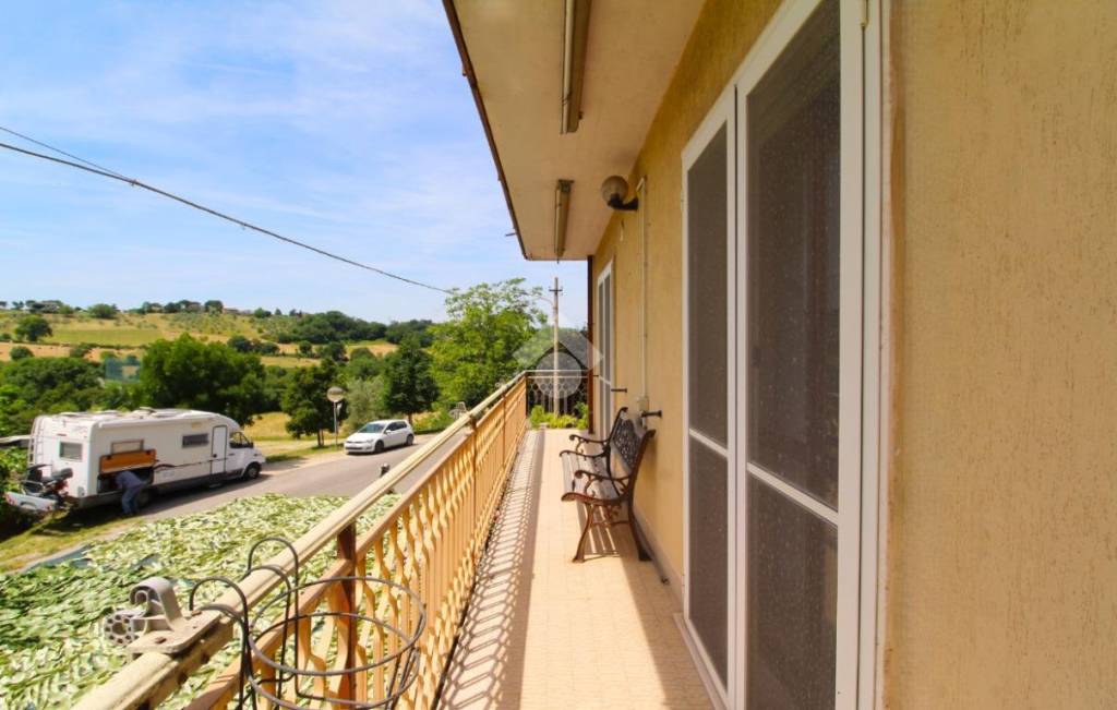 casa indipendente in vendita a Stroncone