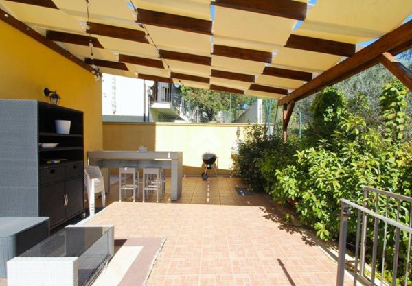 casa indipendente in vendita a Stroncone