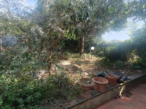 casa indipendente in vendita a Stroncone