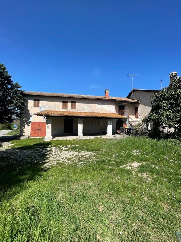 casale in vendita a Stroncone