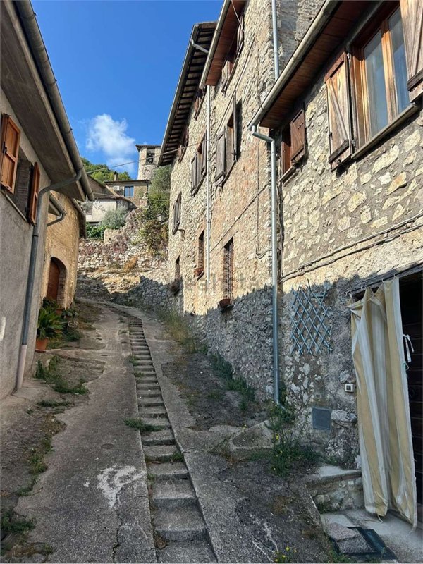 appartamento in vendita a Stroncone in zona Vasciano