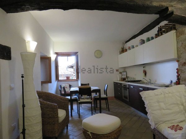 casa semindipendente in vendita a Stroncone