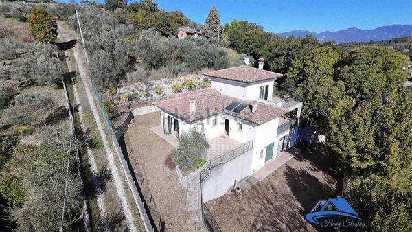 casa indipendente in vendita a Stroncone