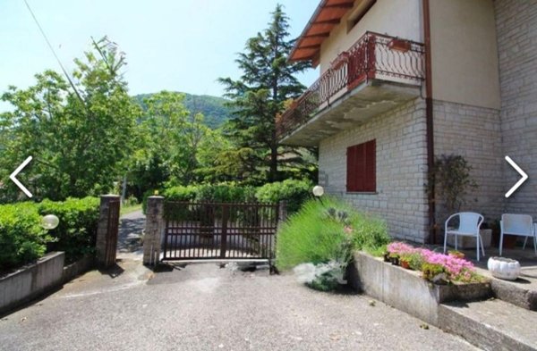 casa indipendente in vendita a Stroncone