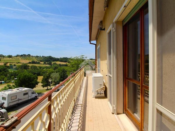 casa indipendente in vendita a Stroncone