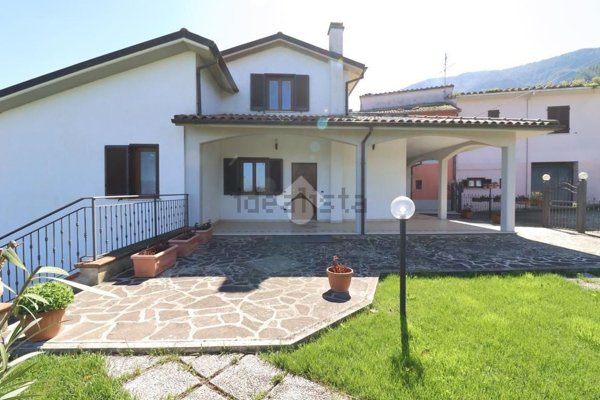 appartamento in vendita a Stroncone in zona Vasciano