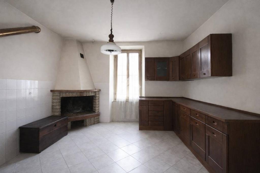 casa indipendente in vendita a Stroncone