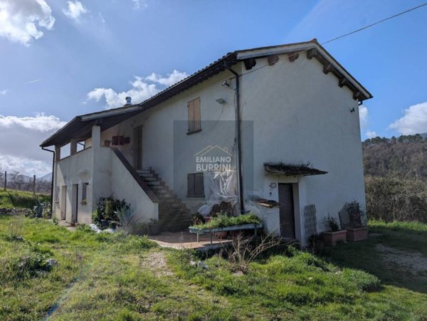 casa indipendente in vendita a Stroncone