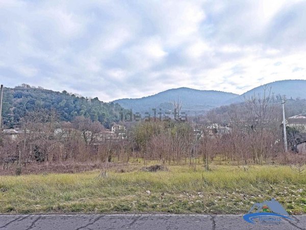 casa indipendente in vendita a Stroncone