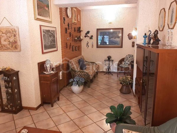 casa indipendente in vendita a Stroncone