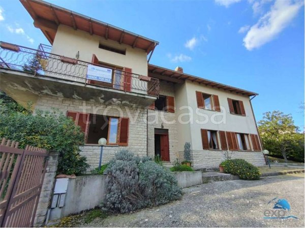 casa indipendente in vendita a Stroncone in zona Vasciano