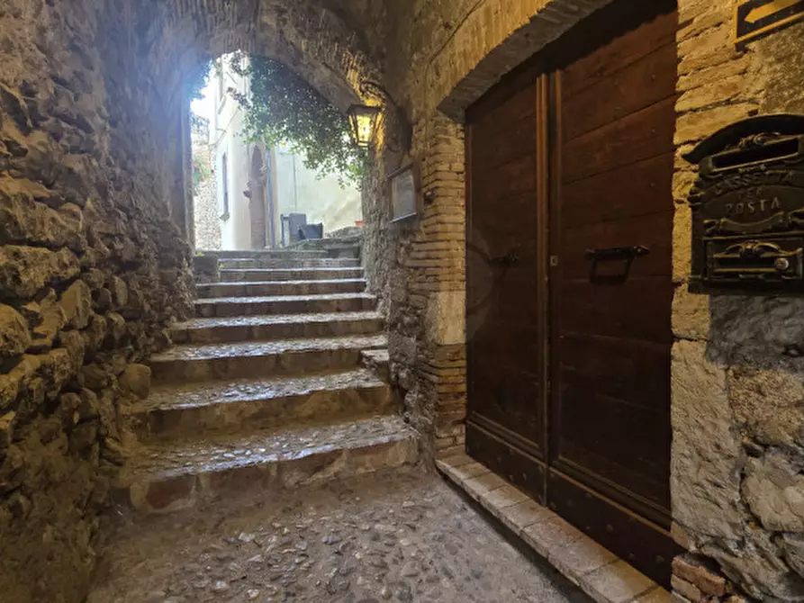 negozio in vendita a Stroncone