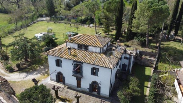 casa indipendente in vendita a Stroncone