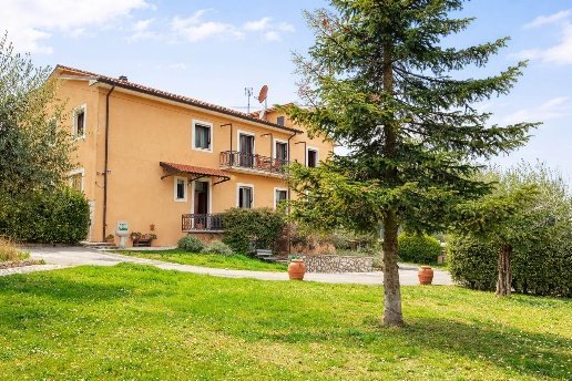 casa indipendente in vendita a Stroncone