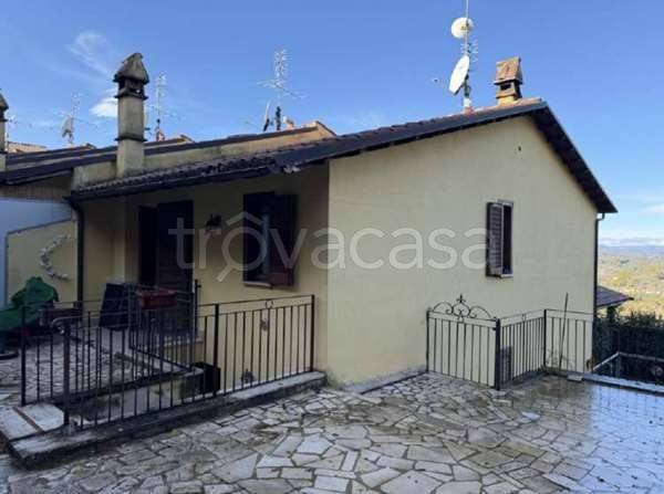 casa indipendente in vendita a Stroncone