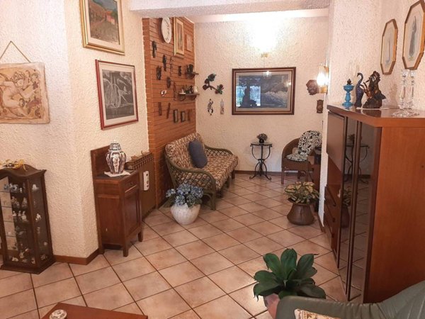 casa indipendente in vendita a Stroncone