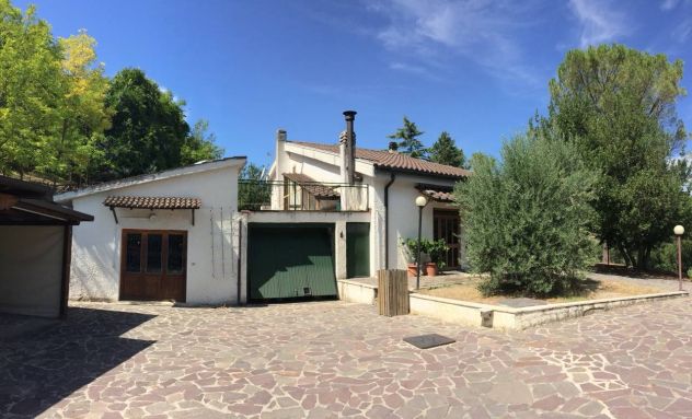 casa indipendente in vendita a Stroncone