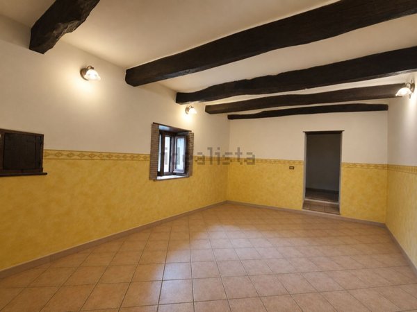 appartamento in vendita a Stroncone in zona Vasciano
