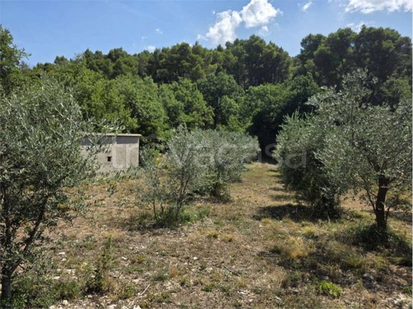 locale di sgombero in vendita a Stroncone