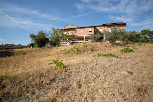 casa indipendente in vendita a Stroncone in zona Vasciano