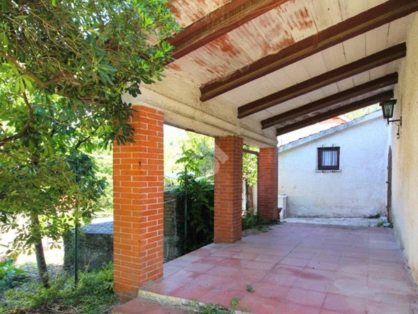 casa indipendente in vendita a Stroncone