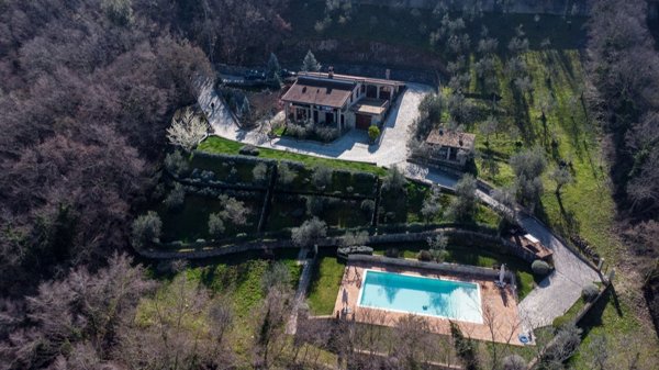 casa indipendente in vendita a Stroncone in zona Vasciano
