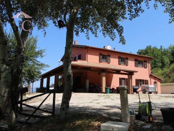 casa indipendente in vendita a Stroncone in zona Vasciano