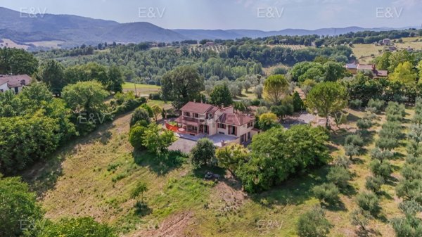 casa indipendente in vendita a Stroncone