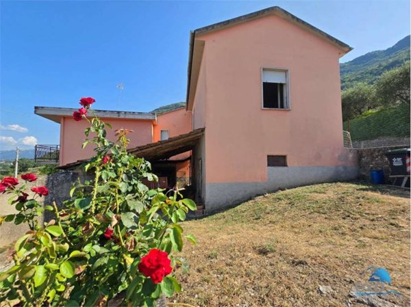 casa indipendente in vendita a Stroncone in zona Vasciano