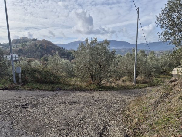terreno in vendita a Stroncone
