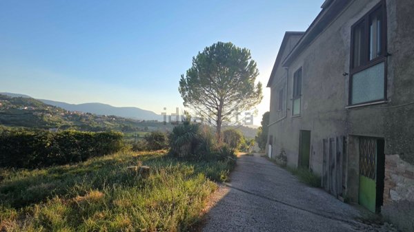 casa indipendente in vendita a Stroncone in zona Vasciano