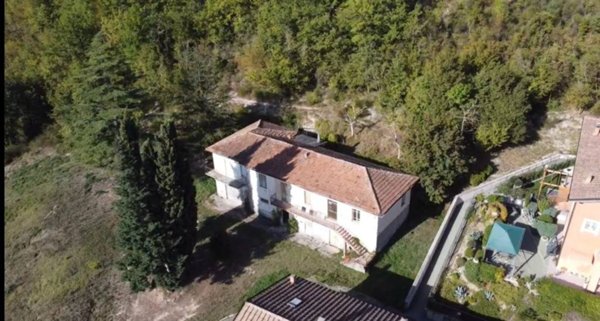 casa indipendente in vendita a Terni in zona Piediluco