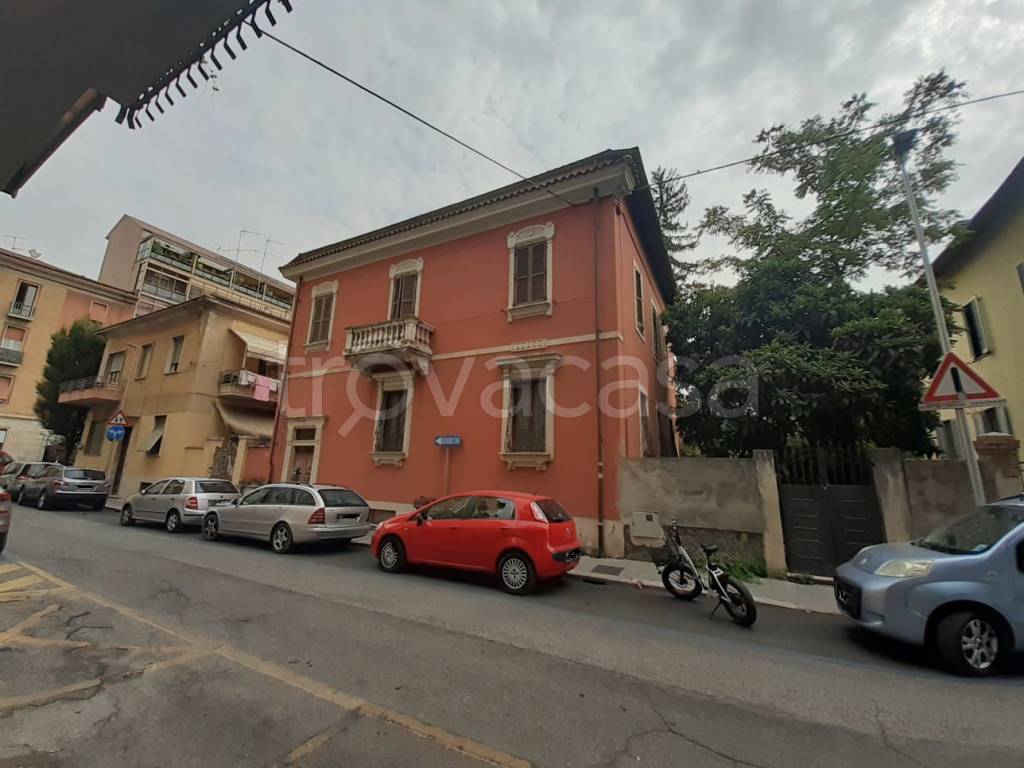 casa indipendente in vendita a Terni in zona Centro Città