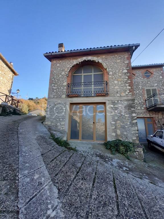 casa indipendente in vendita a Terni in zona Collescipoli
