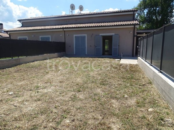 casa indipendente in vendita a Terni