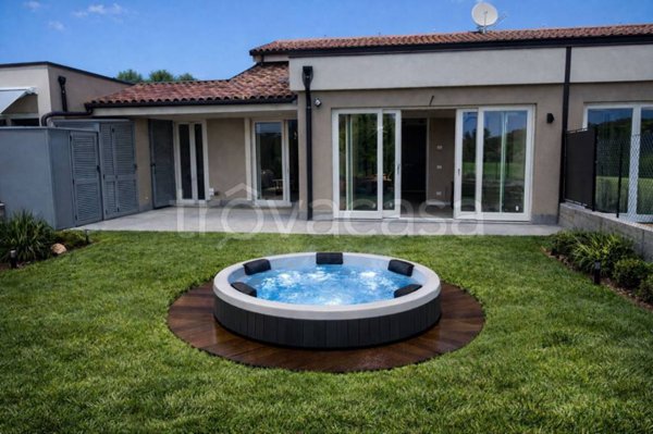 casa indipendente in vendita a Terni