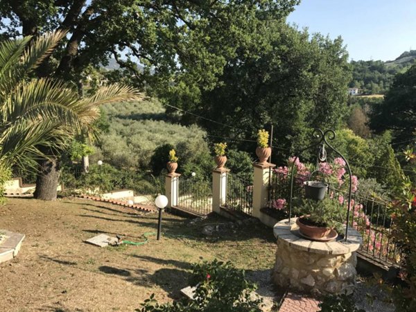 casa indipendente in vendita a Terni in zona Vocabolo Valenza