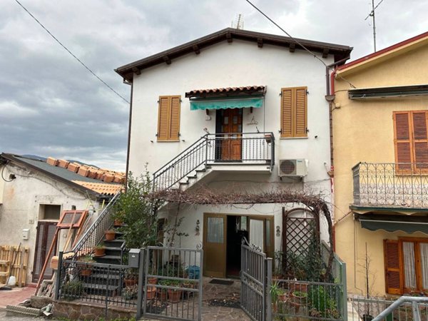 casa indipendente in vendita a Terni in zona Papigno