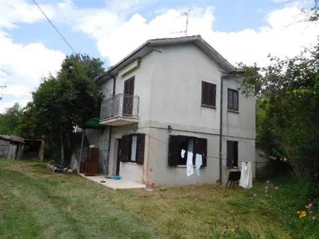 casa indipendente in vendita a Terni in zona Piediluco