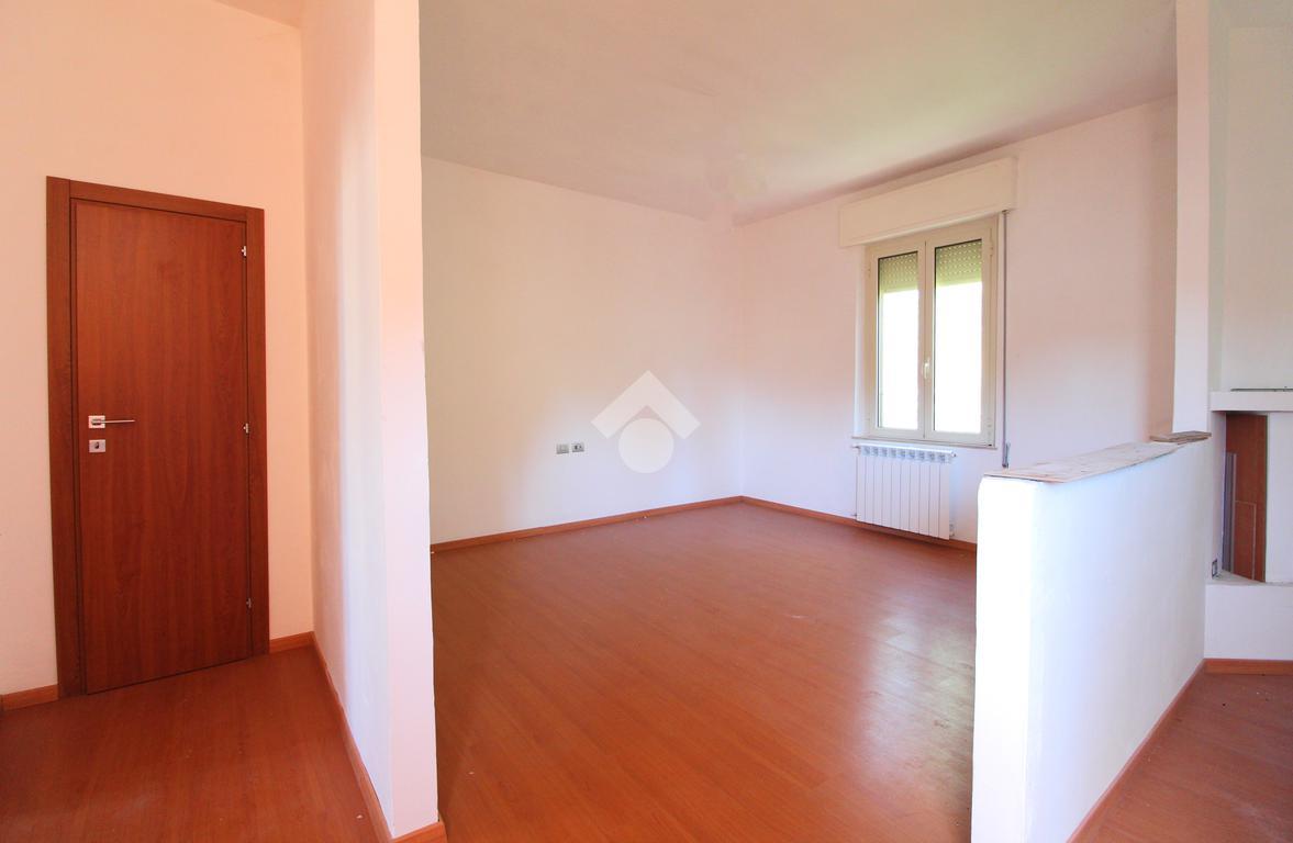 appartamento in vendita a Terni in zona Poscargano
