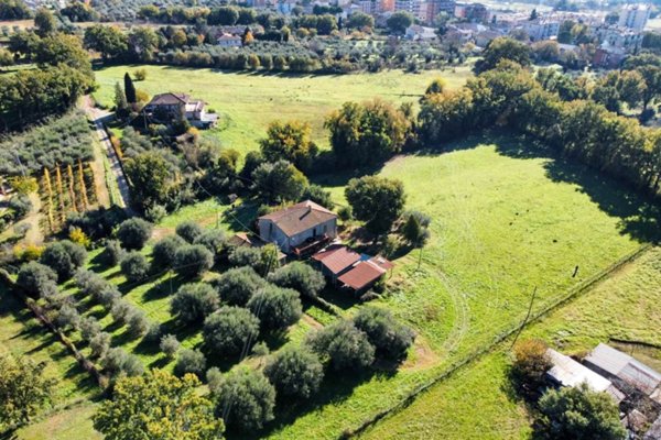 casa indipendente in vendita a Terni in zona Cesi