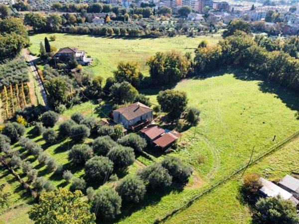 casa indipendente in vendita a Terni in zona Centro Città