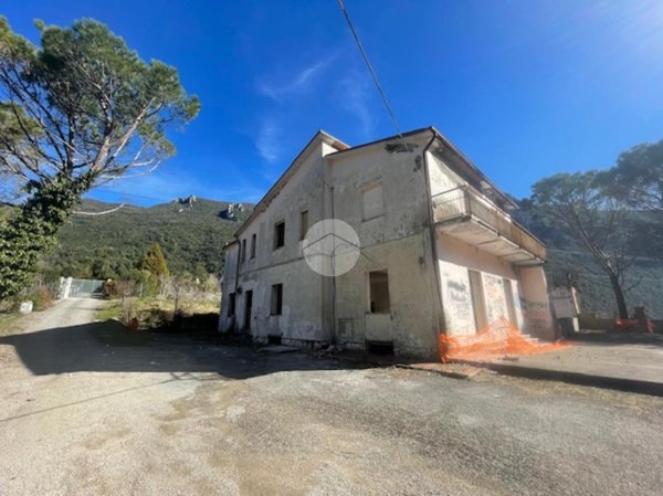 casa indipendente in vendita a Terni in zona Papigno