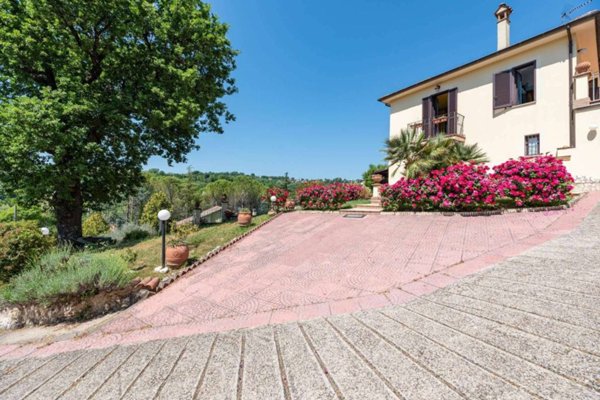 casa indipendente in vendita a Terni in zona Centro Città
