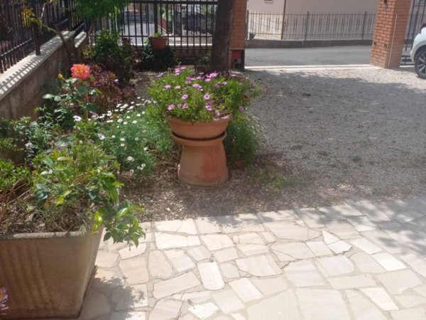 casa indipendente in vendita a Terni in zona Rivo