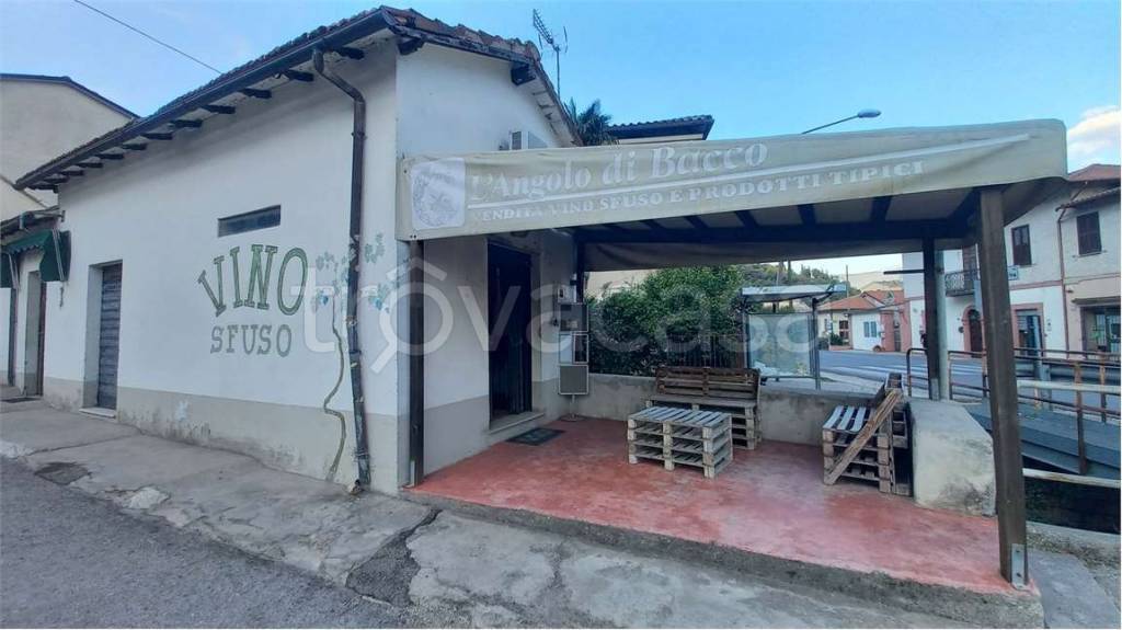 trivano in vendita a Terni in zona Marmore