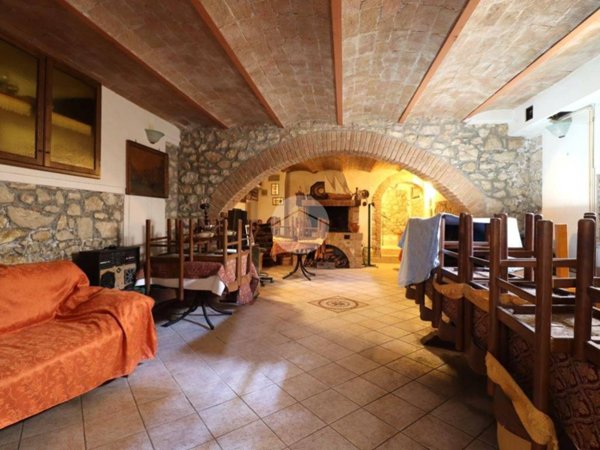 casa indipendente in vendita a Terni in zona Vocabolo Valenza