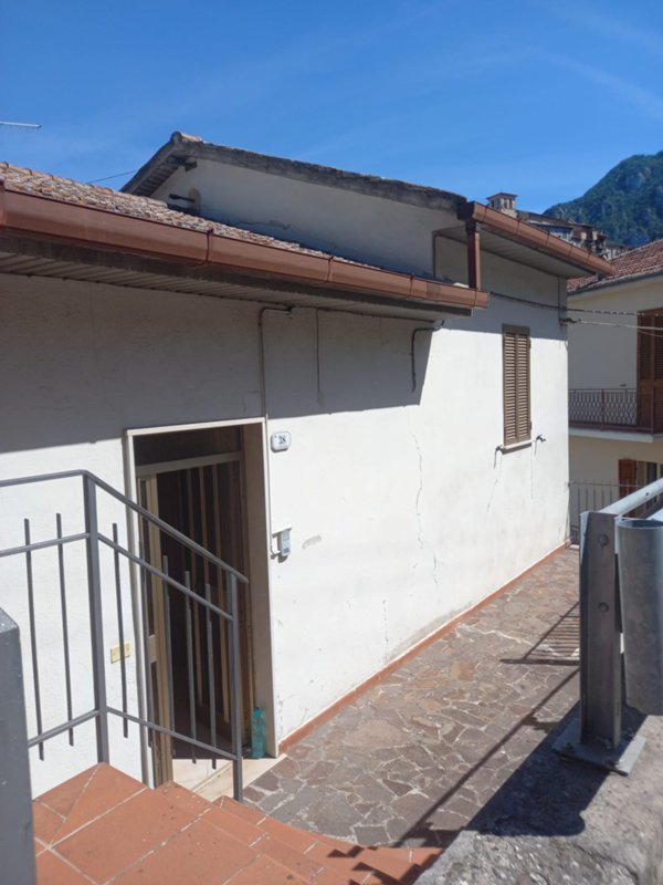 casa semindipendente in vendita a Terni in zona Papigno