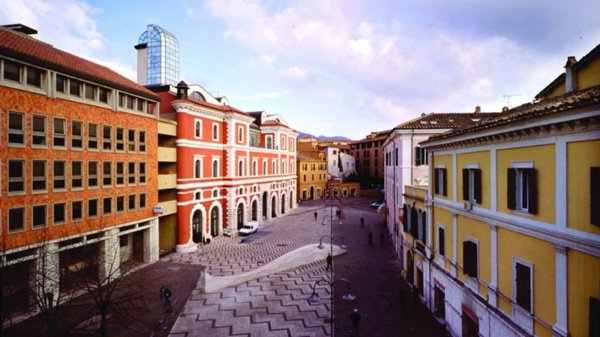 casa indipendente in vendita a Terni