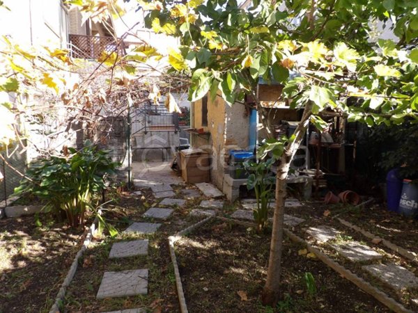 casa indipendente in vendita a Terni